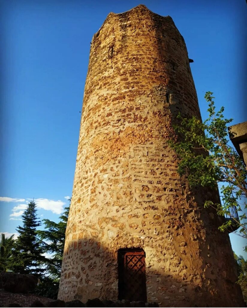 Torre de Altomira en Navajas